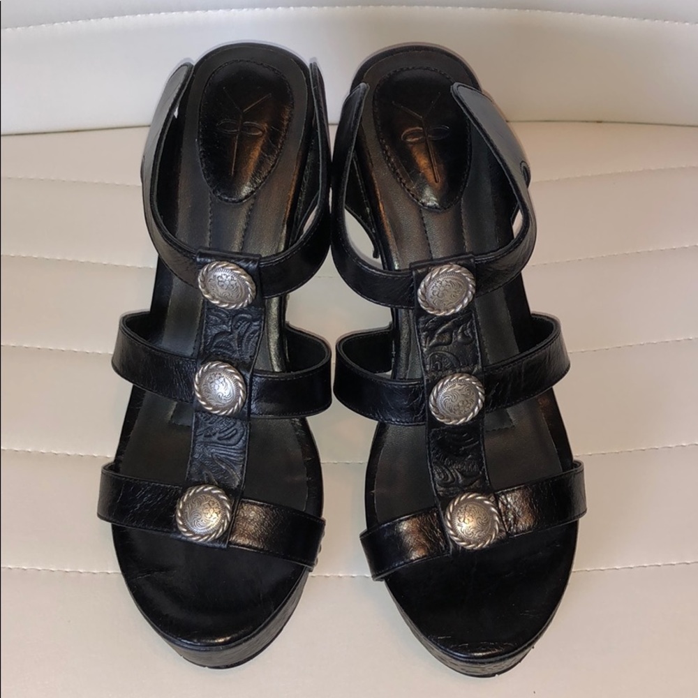🔆Brand New🔆 YKnot “Back in Black” heels